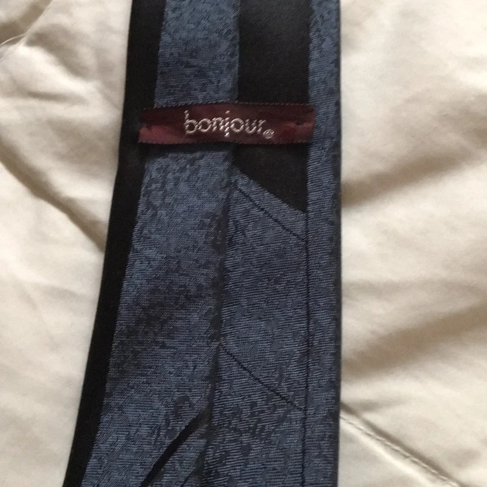 bonjour this tie